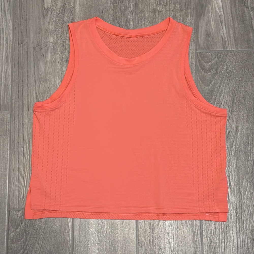 Lululemon train to be tank top